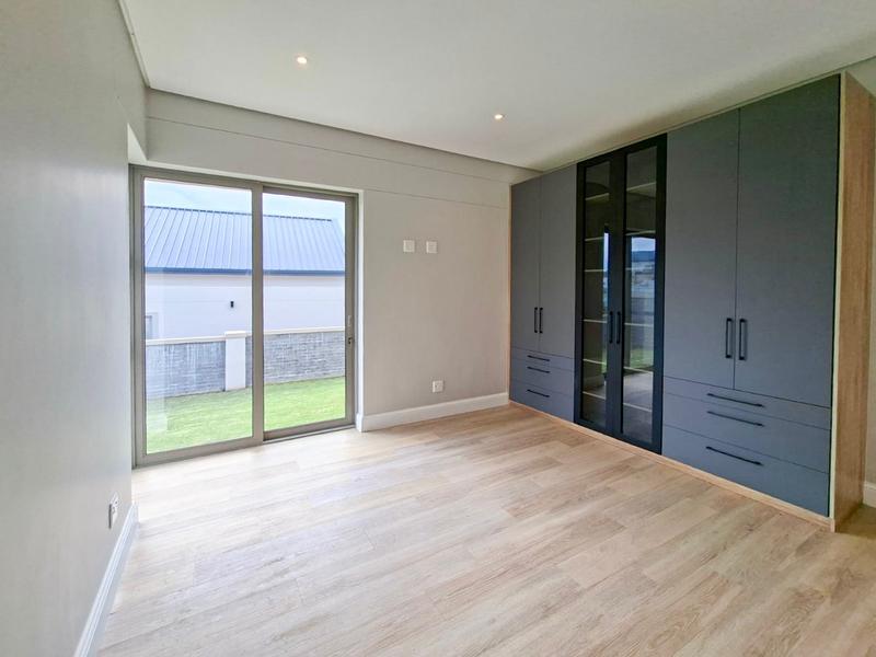 4 Bedroom Property for Sale in Kingswood Golf Estate Western Cape